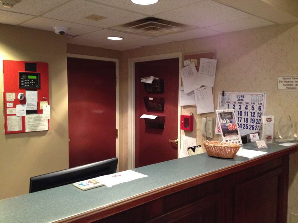 Country Hearth Inn & Suites Willard Интерьер фото